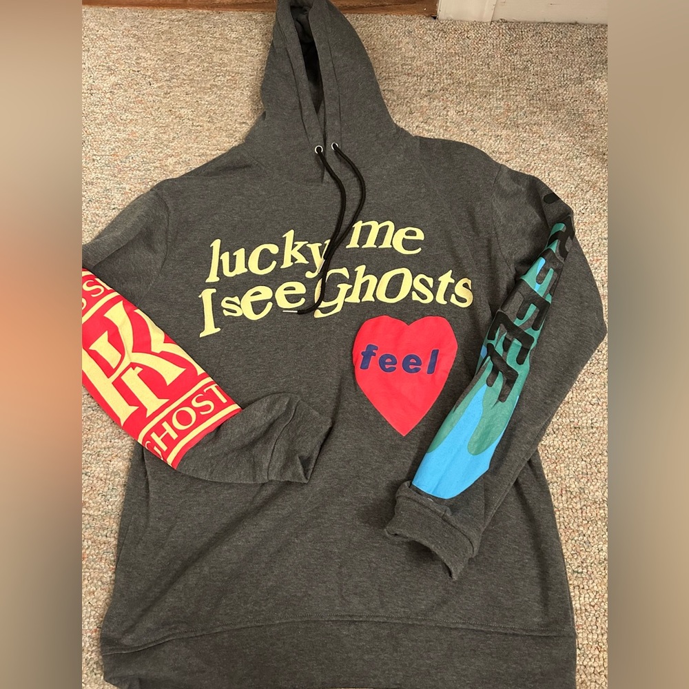 Medium “lucky I see ghosts” sweatshirt